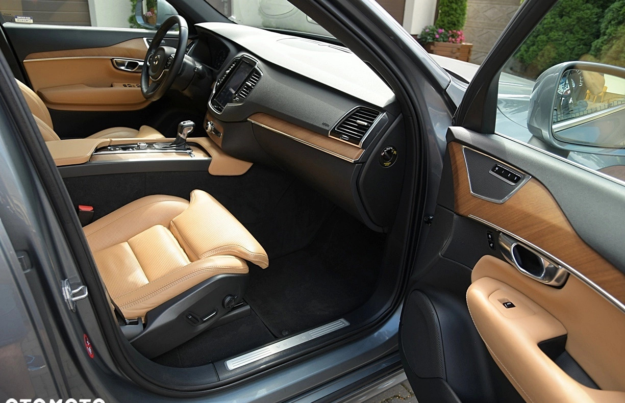 Volvo XC 90 cena 209900 przebieg: 94000, rok produkcji 2019 z Włoszczowa małe 781